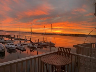 /international/us/311-chandlers-wharf-portland-me-110099671415/