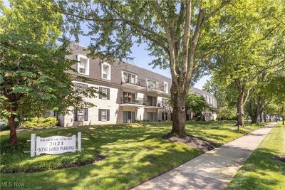 /international/us/2021-king-james-parkway-unit-214-westlake-oh-110100800130/