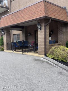 /international/us/3030-breckenridge-ln-louisville-ky-110108226861/