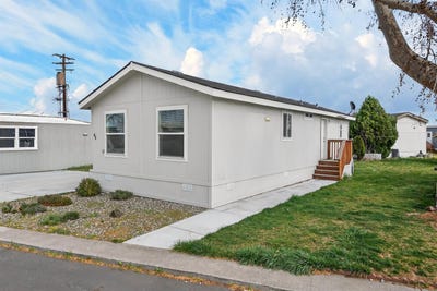 /international/us/48-nuclear-ln-richland-wa-110108338977/