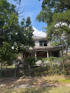 /international/us/44-grove-street-highland-park-mi-110119662097/