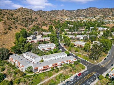 /international/us/9502-via-salerno-burbank-ca-110099135168/