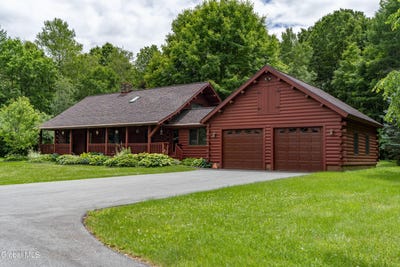 /international/us/1919-amsterdam-road-charlton-ny-110108876173/