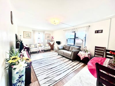 /international/us/75-31-217-street-2fl-bayside-ny-110104544420/