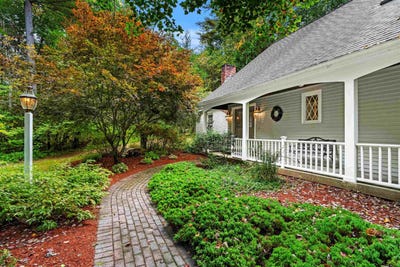 /international/us/158-farley-road-hollis-nh-110120042994/