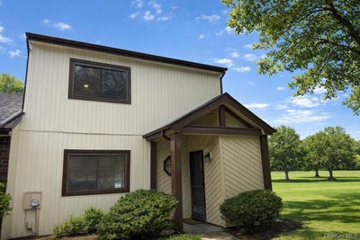 /international/us/46-blue-point-road-e-holtsville-ny-110105889215/