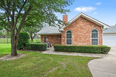 /international/us/6123-welden-court-fort-worth-tx-110109293591/
