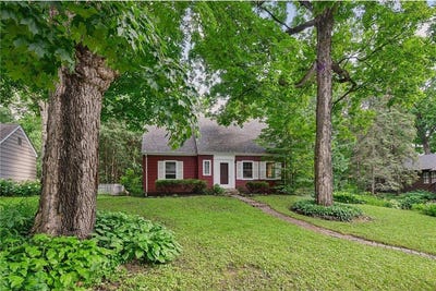/international/us/19135-highland-avenue-deephaven-mn-110100845396/?lang=en
