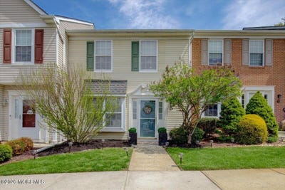 /international/us/19-haverford-court-freehold-nj-110107696215/