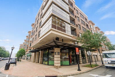 /international/us/20-avenue-at-port-imperial-west-new-york-nj-110100923043/