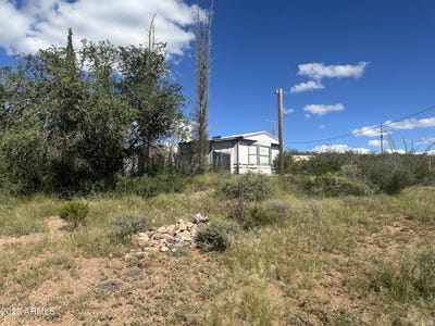 /international/us/975-e-aviation-avenue-bisbee-az-110120421448/