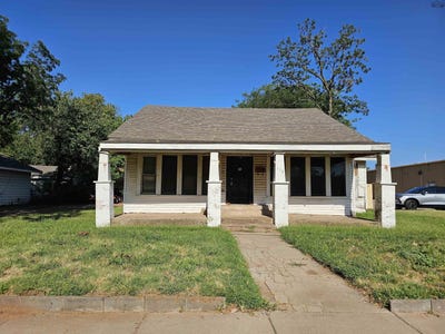 /international/us/113-s-avenue-d-burkburnett-tx-110109269259/