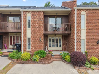 /international/us/462-camrose-circle-ne-concord-nc-110107682497/