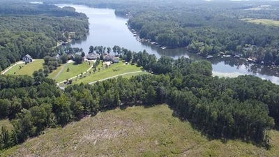 /international/us/1898-oak-grove-road-gasburg-va-110119486007/