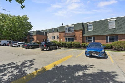 /international/us/4777-columbia-road-unit-201-north-olmsted-oh-110101294021/
