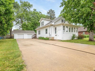 /international/us/254-river-lane-loves-park-il-110108587279/