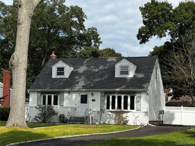 /international/us/105-rutledge-road-north-babylon-ny-110110273354/