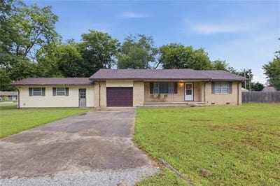 /international/us/119-w-ross-street-locust-grove-ok-110108944677/