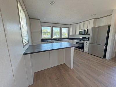 /international/us/14876-washington-road-west-burlington-ia-110108608916/