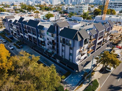 /international/us/777-sw-9th-avenue-miami-fl-110106343403/