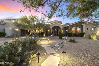 /international/us/8644-e-woodley-way-scottsdale-az-110099490599/