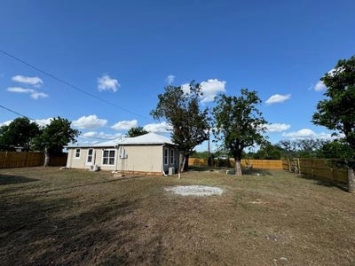 /international/us/109-leon-st-london-tx-110108640519/