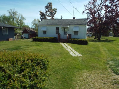 /international/us/608-maple-lena-il-110108060436/