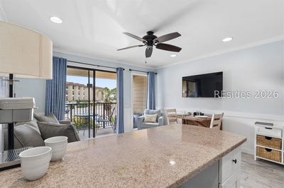 /international/us/40-folly-field-road-hilton-head-island-sc-110108473518/