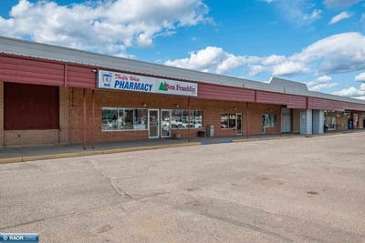 /international/us/221-kennedy-memorial-drive-hoyt-lakes-mn-110092123154/