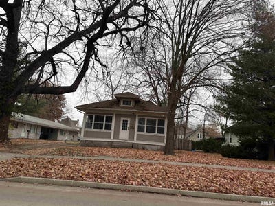 /international/us/209-n-ward-street-macomb-il-110103709609/