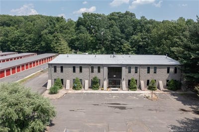 /international/us/28-costello-place-newington-ct-110091482334/