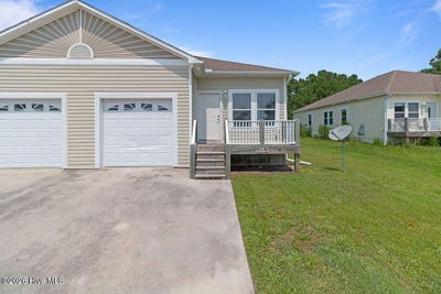 /international/us/213-lloyd-street-holly-ridge-nc-110107732571/