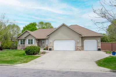 /international/us/2346-abbywood-lane-north-mankato-mn-110107999354/