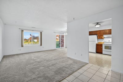 /international/us/4825-woodland-avenue-west-des-moines-ia-110103596419/