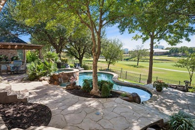 /international/us/2204-creekside-circle-s-irving-tx-110120451179/