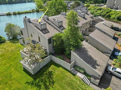 /international/us/84-mill-pond-north-andover-ma-110100463997/