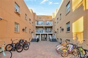 /international/us/251-w-broadway-long-beach-ny-110104119759/