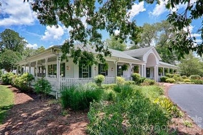 /international/us/470-brickyard-road-etowah-nc-110106178506/