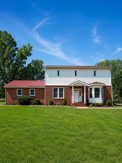 /international/us/135-tandy-lane-oak-grove-ky-110109985656/