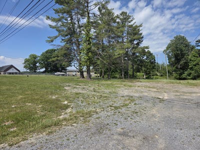 /international/us/3839-hinton-rd-athens-wv-110108503056/