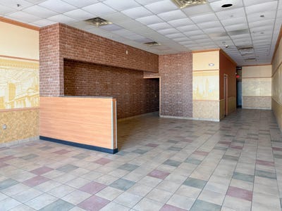 /international/us/10351-washington-ave-sturtevant-wi-110106011285/
