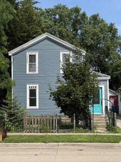 /international/us/650-broad-street-oshkosh-wi-110100744353/