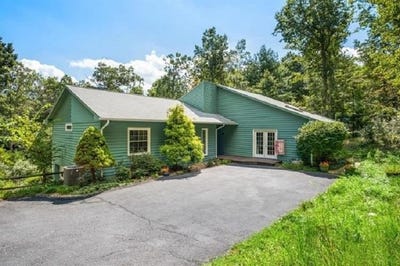 /international/us/28-little-chestnut-ln-lyndhurst-va-110119946115/