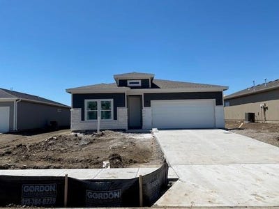 /international/us/20674-skyview-lane-spring-hill-ks-110106003402/