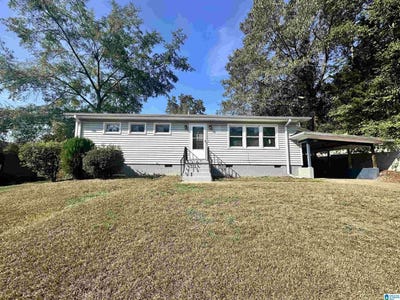 /international/us/812-westfield-drive-fairfield-al-110110317802/