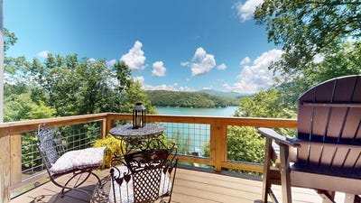 /international/us/216-alarka-point-bryson-city-nc-110097892804/