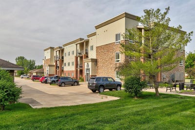 /international/us/6350-coachlight-drive-unit-1308-west-des-moines-ia-110100263216/