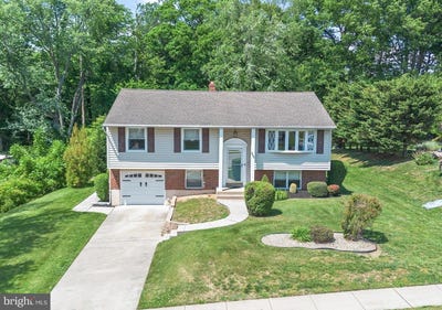 /international/us/2404-weir-road-aston-pa-110108378801/