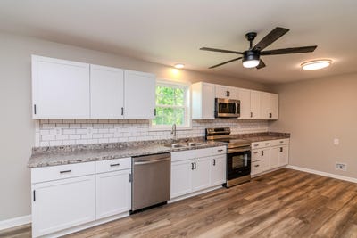 /international/us/321-e-woodford-street-lawrenceburg-ky-110108332108/