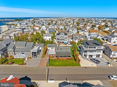 /international/us/327-w-16th-street-ship-bottom-nj-110120460585/